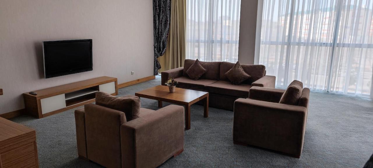 Grand Nur Plaza Hotel Aktau  Kültér fotó