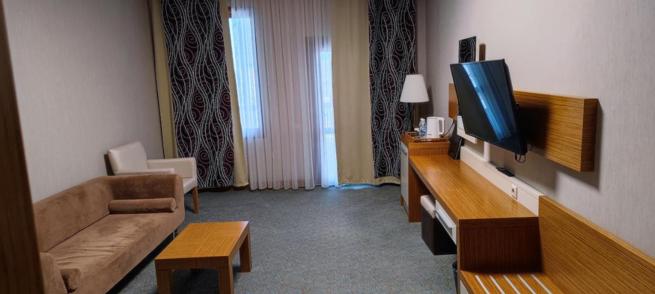 Grand Nur Plaza Hotel Aktau  Kültér fotó