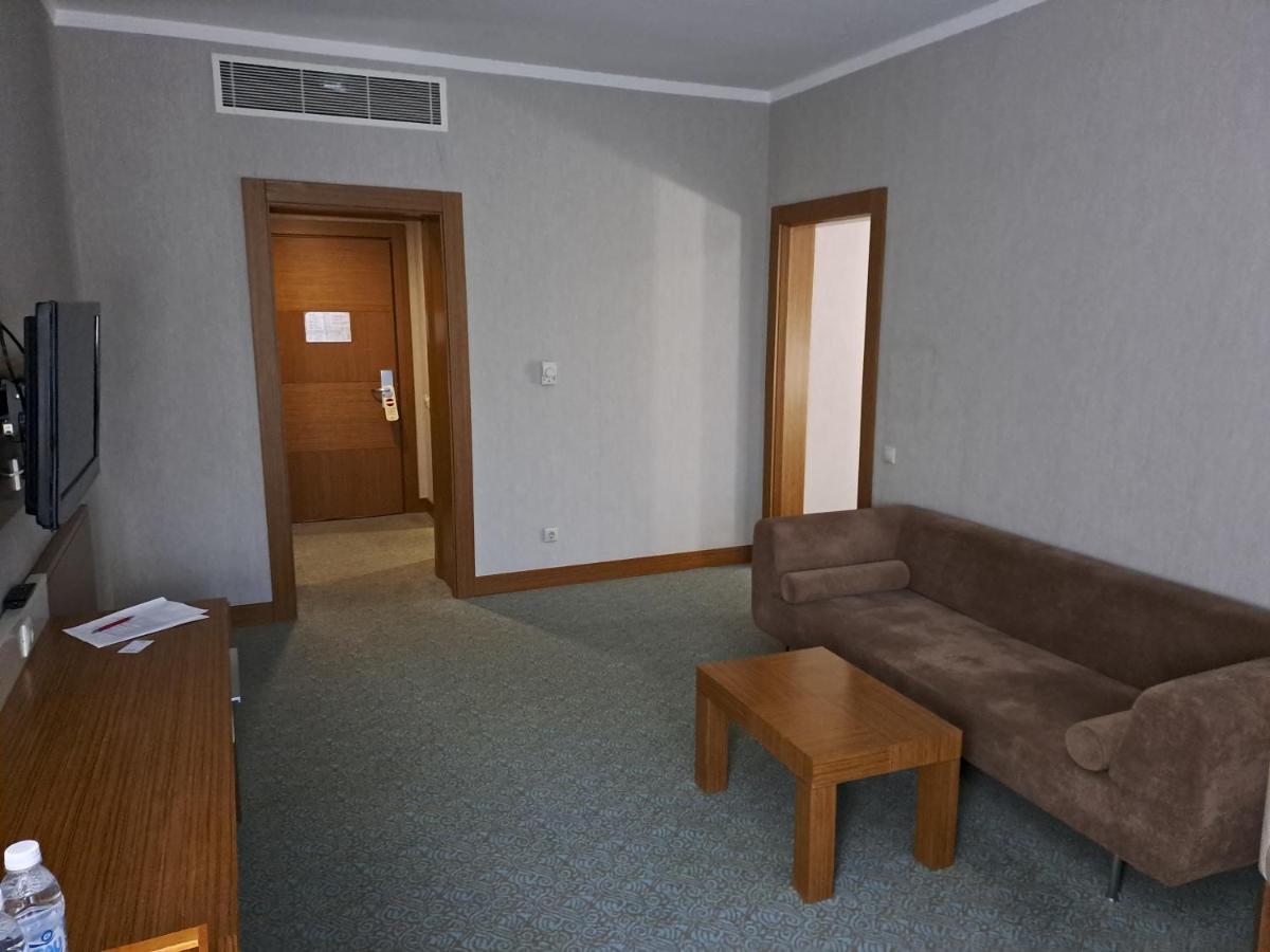 Grand Nur Plaza Hotel Aktau  Kültér fotó