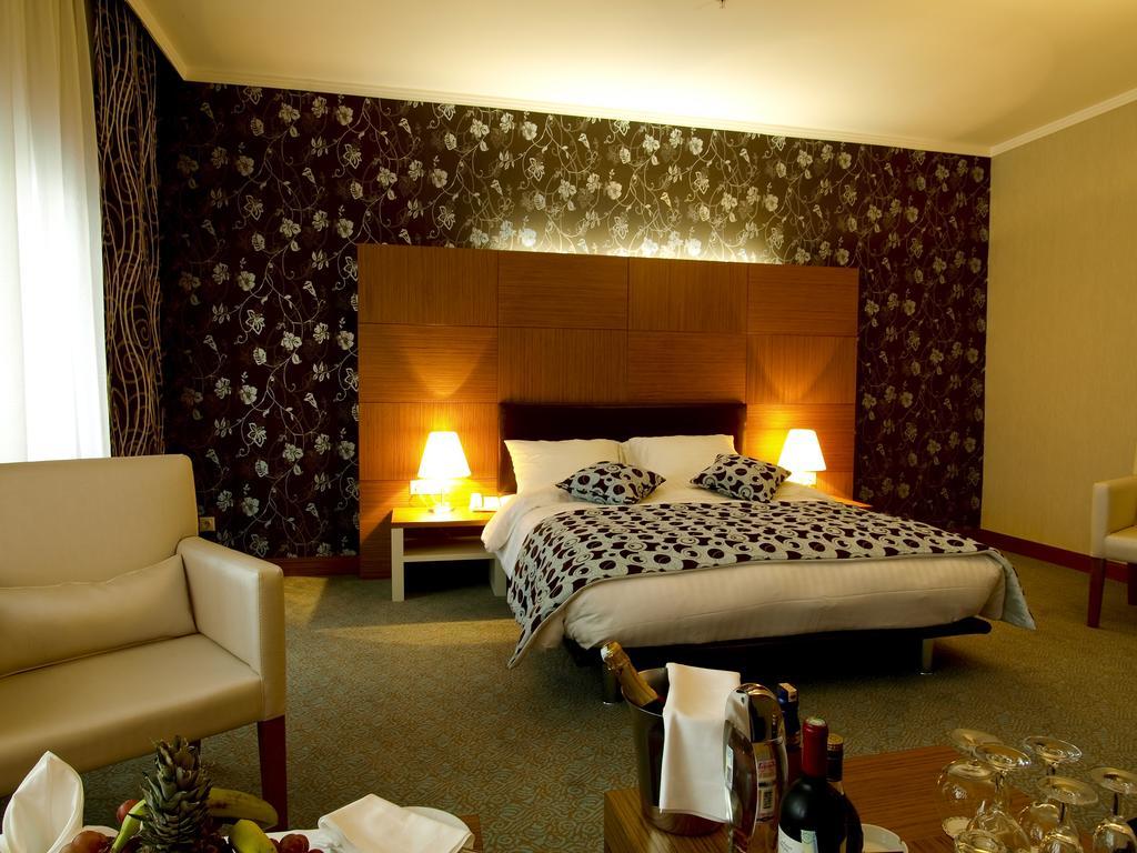 Grand Nur Plaza Hotel Aktau  Kültér fotó