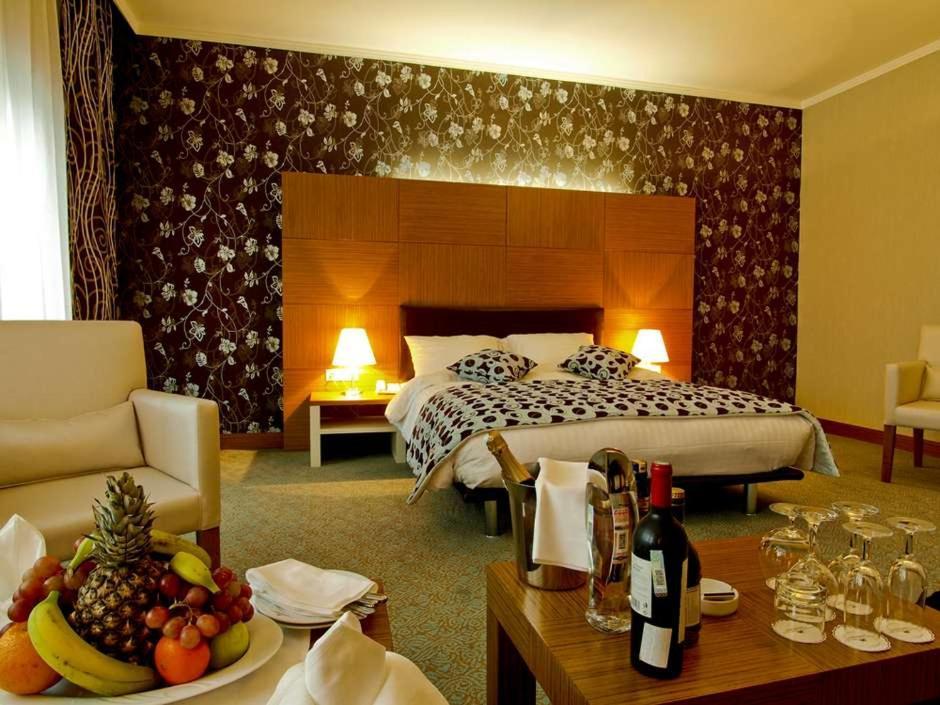 Grand Nur Plaza Hotel Aktau  Kültér fotó