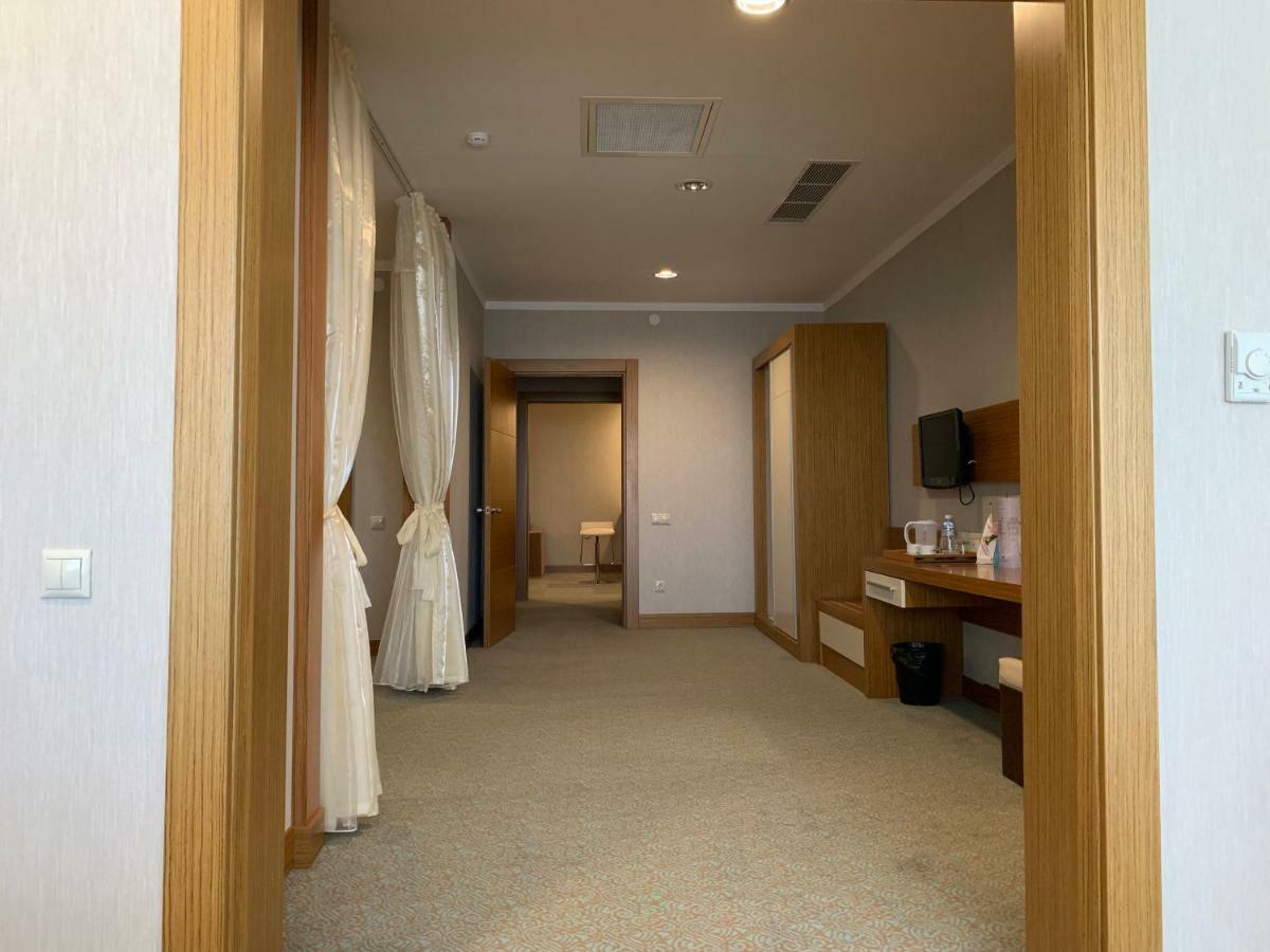 Grand Nur Plaza Hotel Aktau  Kültér fotó